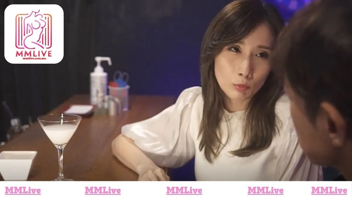 JULIA và thân hình đồng hồ cát 101-55-84 cm đã trở thành thương hiệu, định nghĩa lại vẻ đẹp quyến rũ trong ngành JAV.